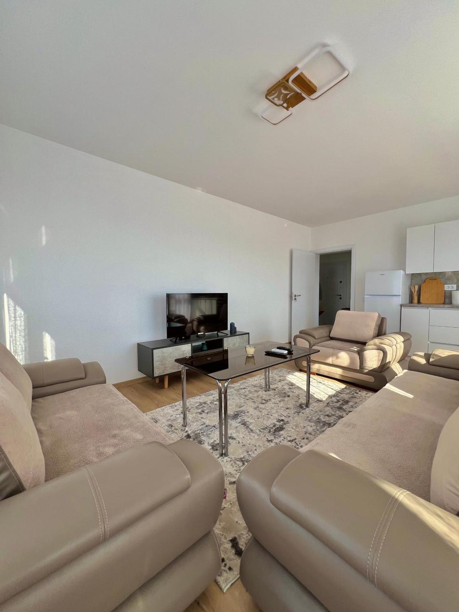 Holiday Apartments Gjakova Kamer foto